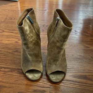 Gianvitto Rossi Peep Toe Bootie